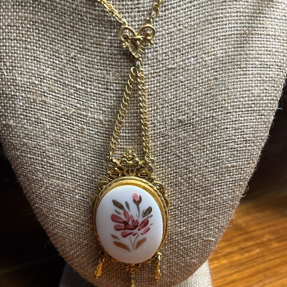 Vintage signed Gold and White Floral Pendant Necklace by ART rare find